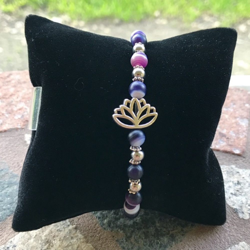 Purple agate silver plated lotus flower bracelet - Picture 2 of 8